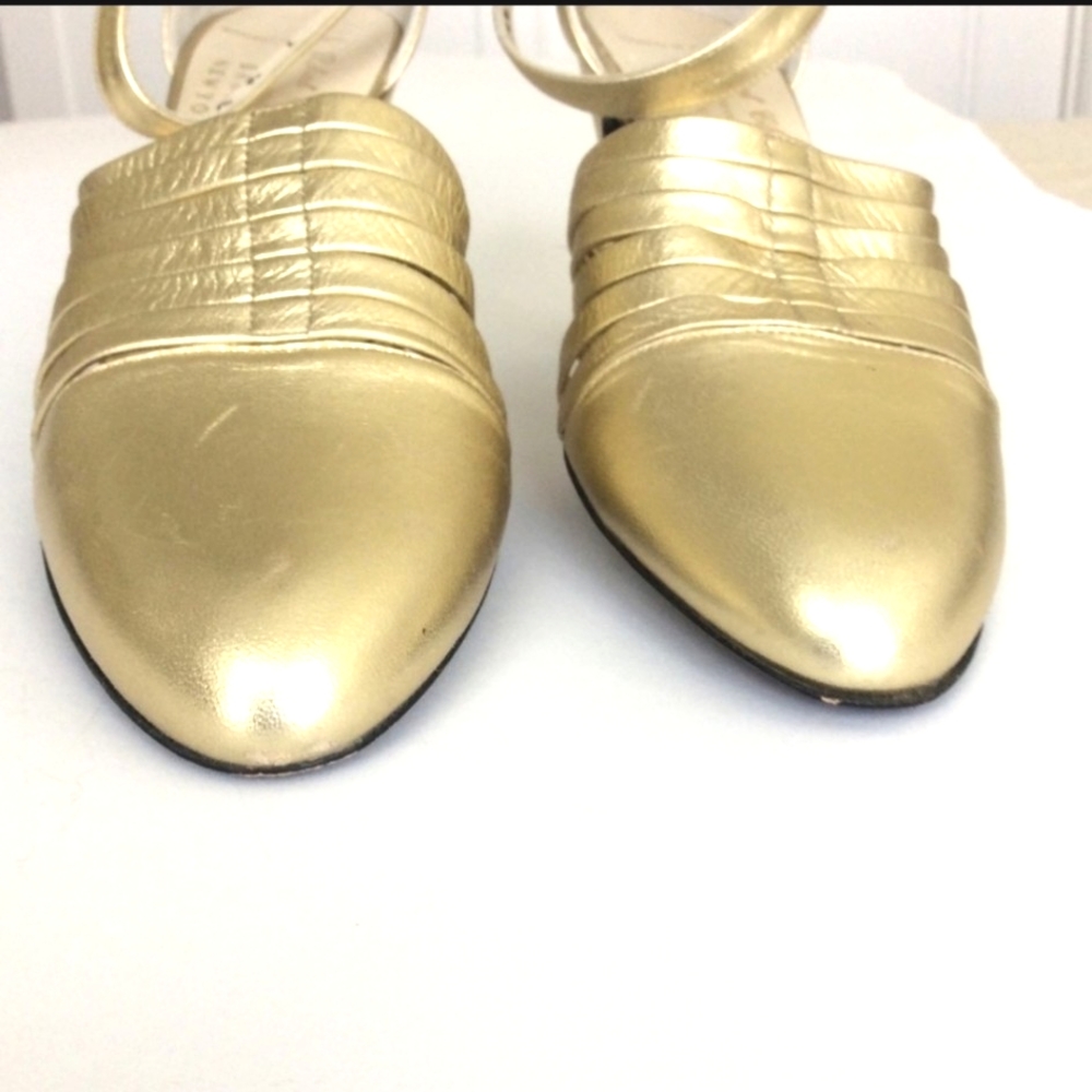 Vtg CHARLES JOURDAN Gold Leather FRANCE Closed Toes Luxury BARNEYS Heels Shoes 9 - Picture 5 of 12